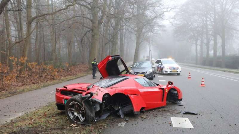 ¡Choqué un Ferrari! ¿Cubre mi seguro?